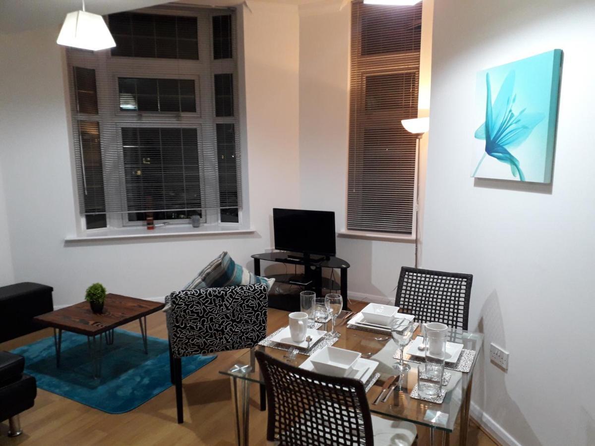 Luxury And Stylish 2 Bedroom Apartment With En-Suite Luton  Exterior photo